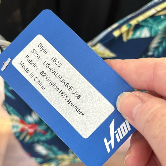 NWT Halter style swimsuit - Picture 8 of 8